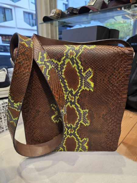 Ralph Gladen Gürtel und Taschen in Phyton und Kroko